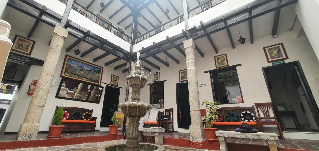 Hostal Flores Кито Екстериор снимка