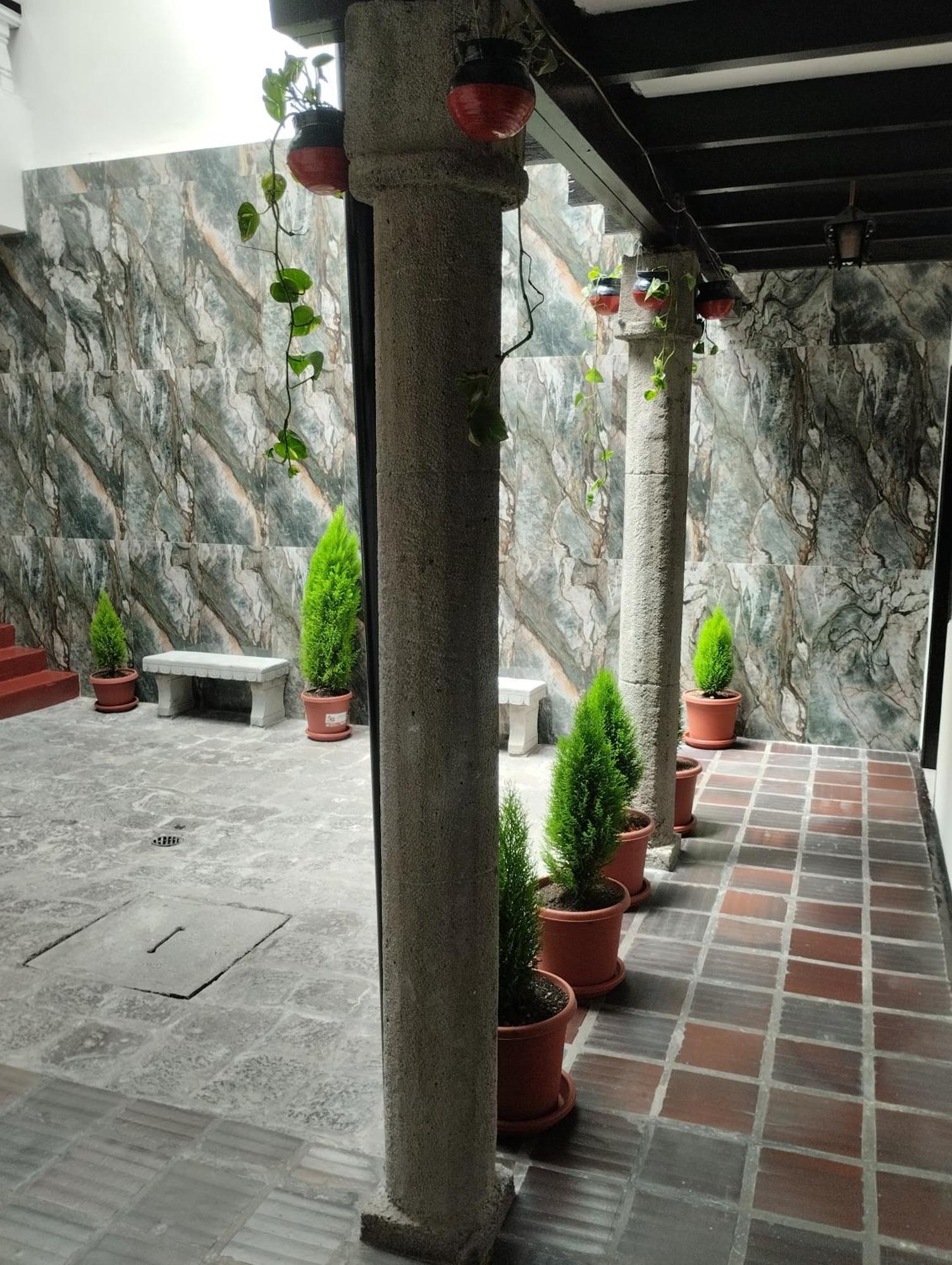 Hostal Flores Кито Екстериор снимка